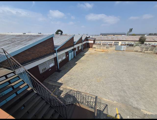 555M² WAREHOUSE TO LET IN BENROSE